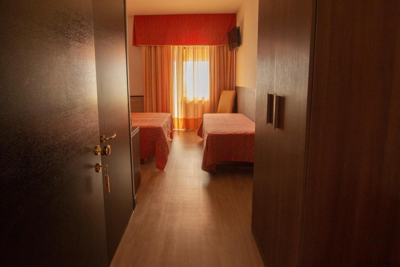 Hotel San Zeno 圣奇诺·迪·蒙塔尼亚 外观 照片