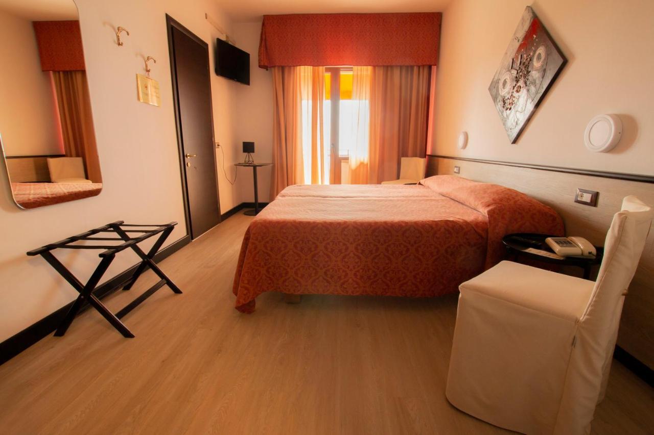 Hotel San Zeno 圣奇诺·迪·蒙塔尼亚 外观 照片