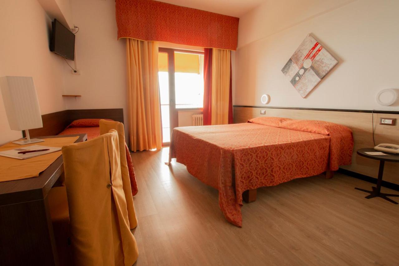 Hotel San Zeno 圣奇诺·迪·蒙塔尼亚 外观 照片