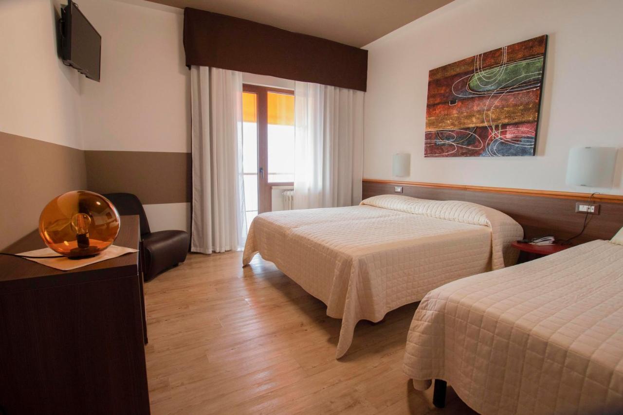 Hotel San Zeno 圣奇诺·迪·蒙塔尼亚 外观 照片