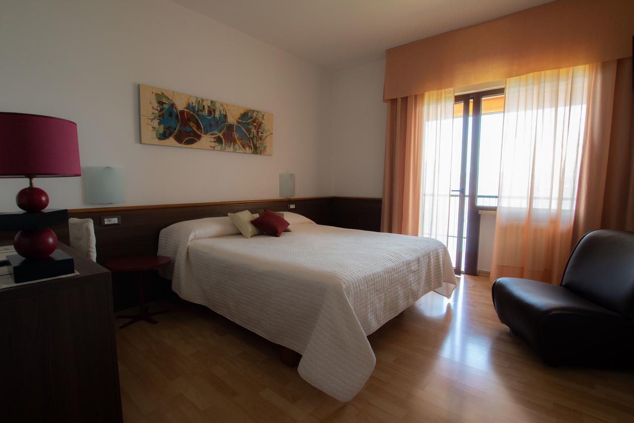 Hotel San Zeno 圣奇诺·迪·蒙塔尼亚 外观 照片