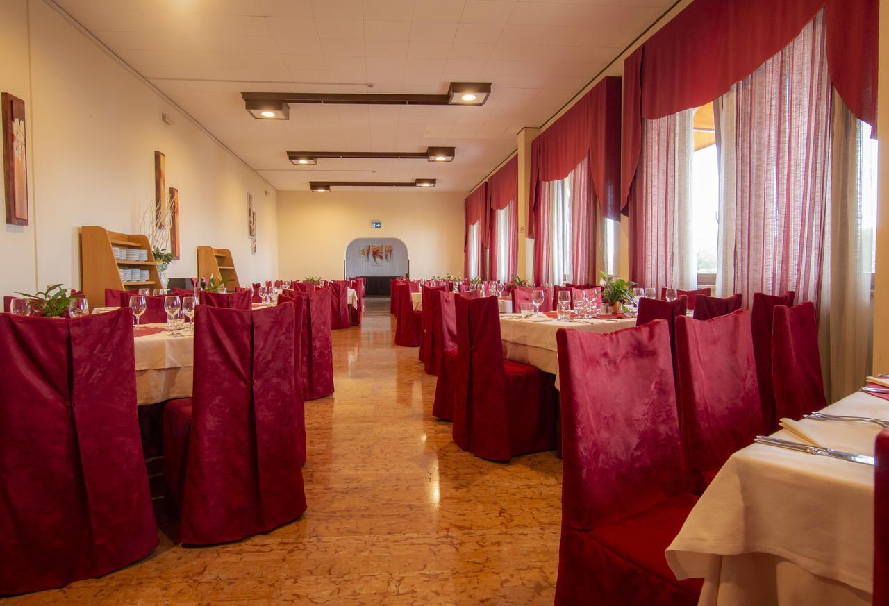 Hotel San Zeno 圣奇诺·迪·蒙塔尼亚 外观 照片