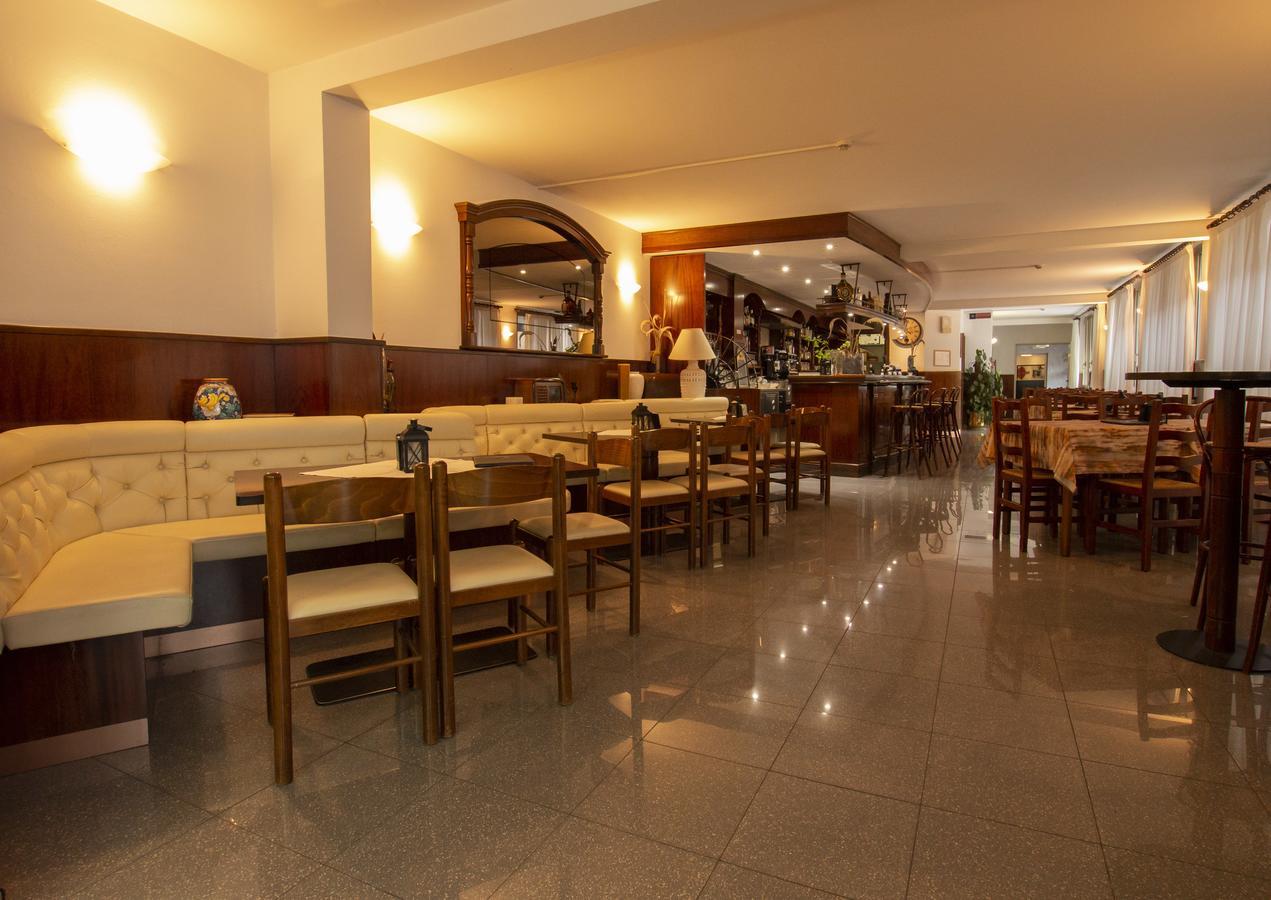Hotel San Zeno 圣奇诺·迪·蒙塔尼亚 外观 照片